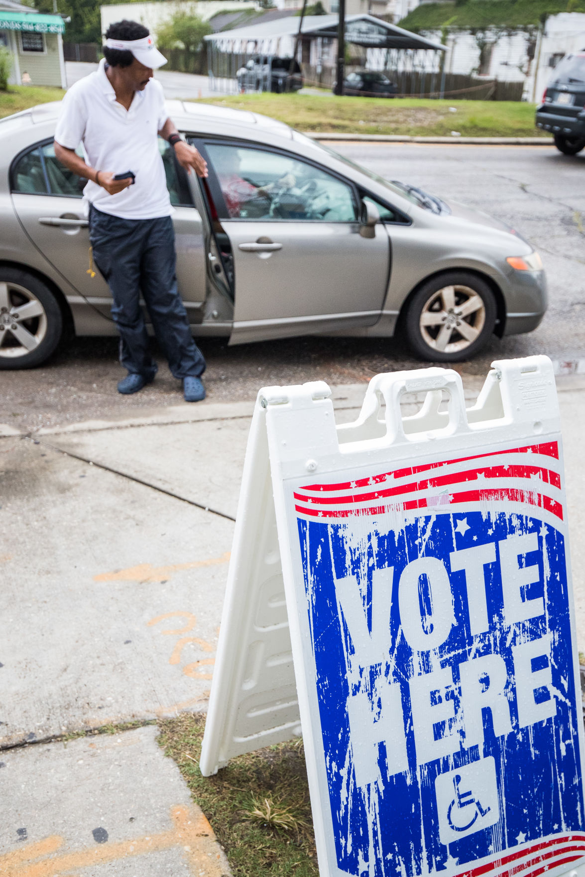 NO.electionday.110718.17.JPG